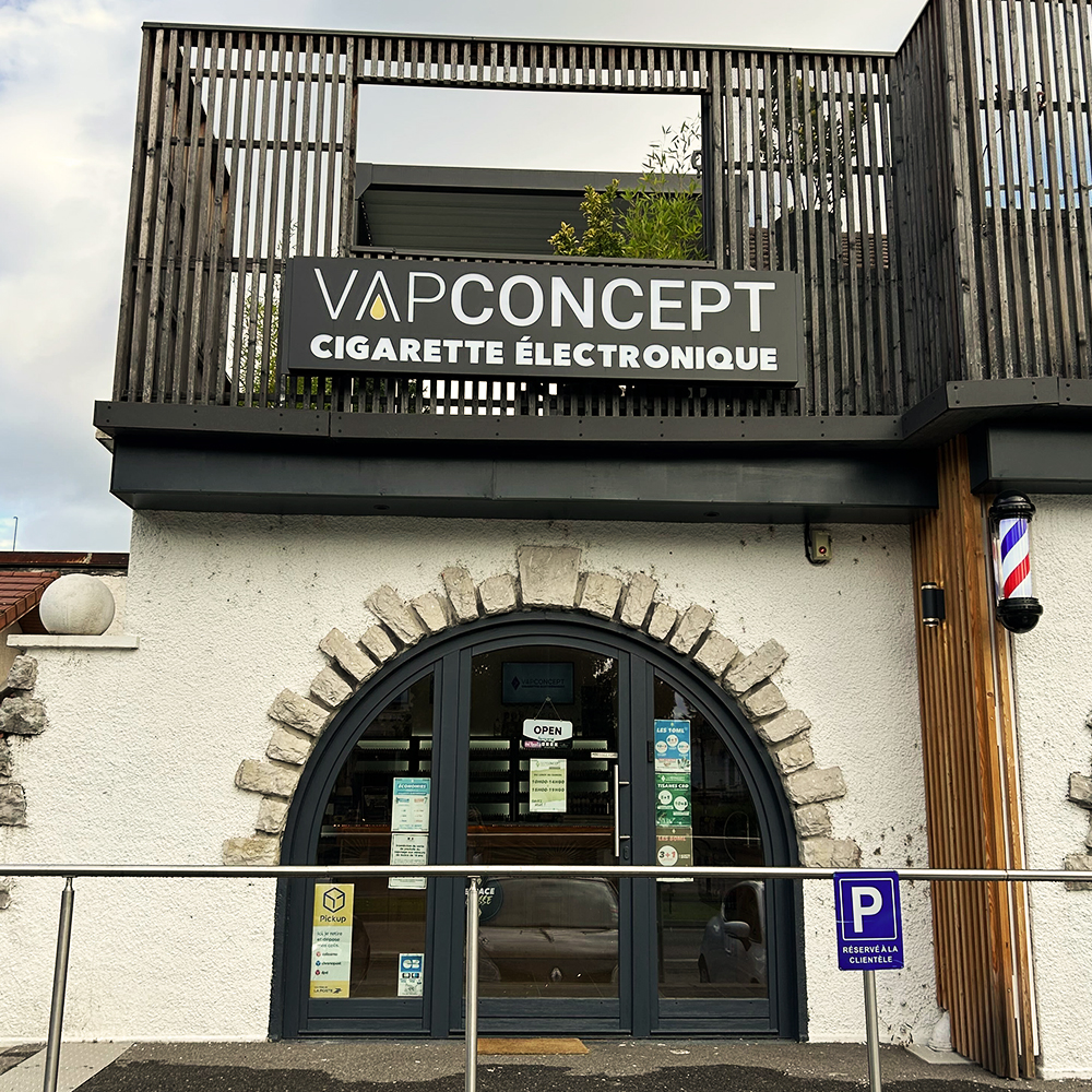 Intérieur de la boutique Vap Concept à Aix-les-Bains