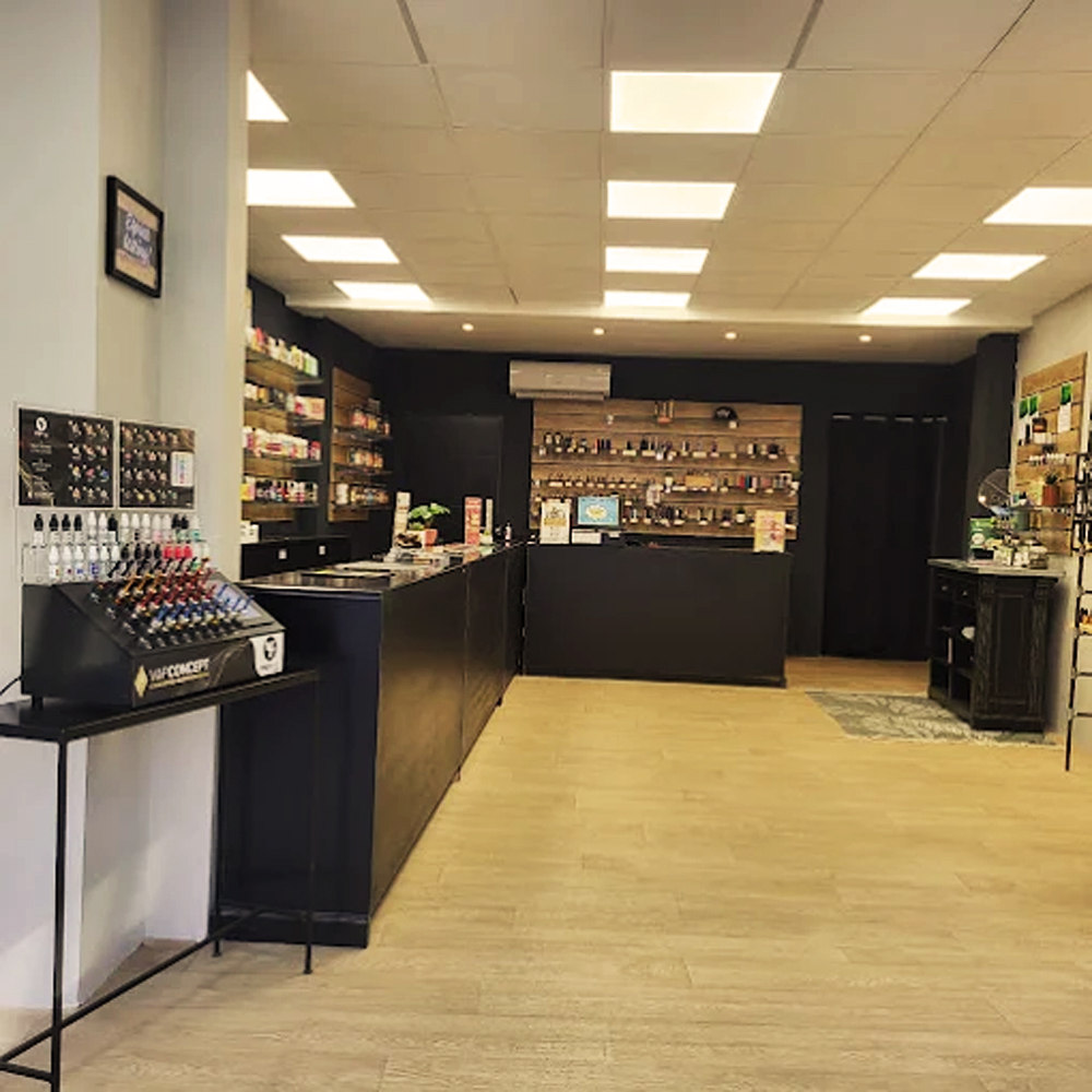 Intérieur de la boutique Vap Concept à Bagnols-sur-Cèze