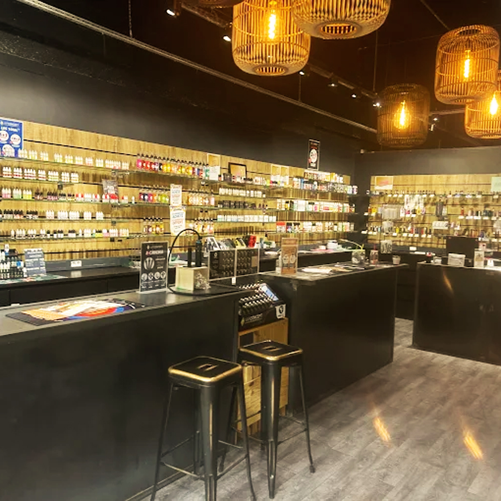 Intérieur de la boutique Vap Concept à Bollène