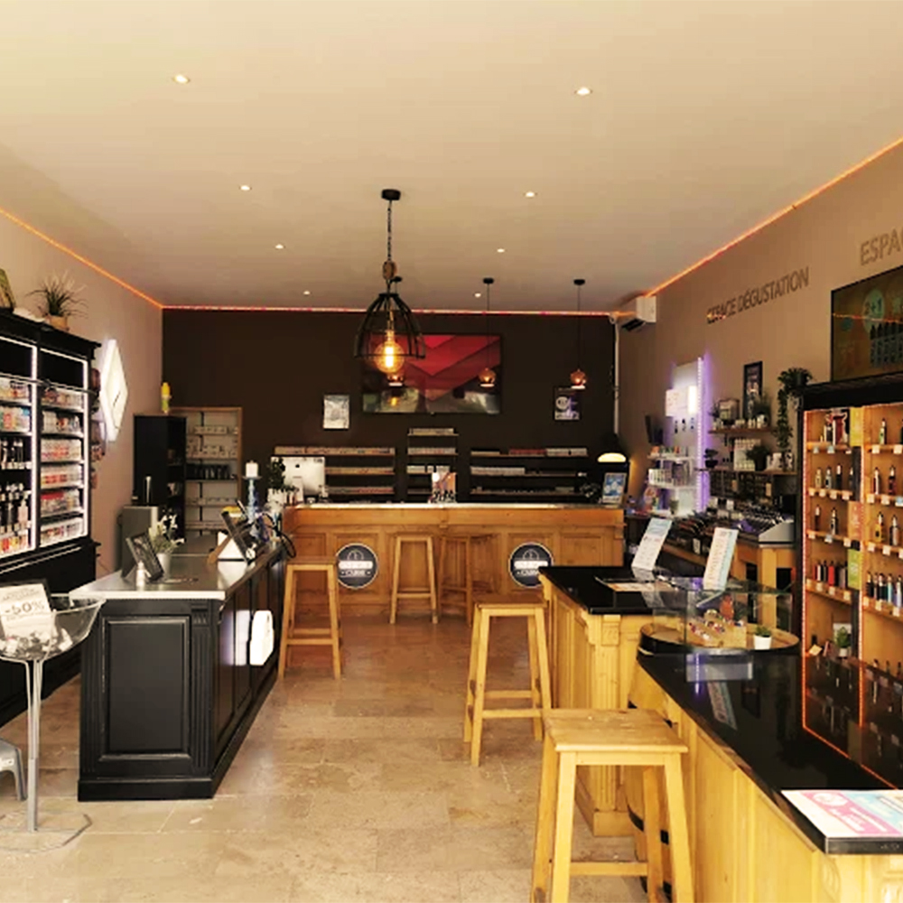 Intérieur de la boutique Vap Concept à Carpentras