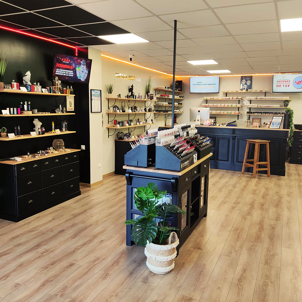 Intérieur de la boutique Vap Concept à Remoulins