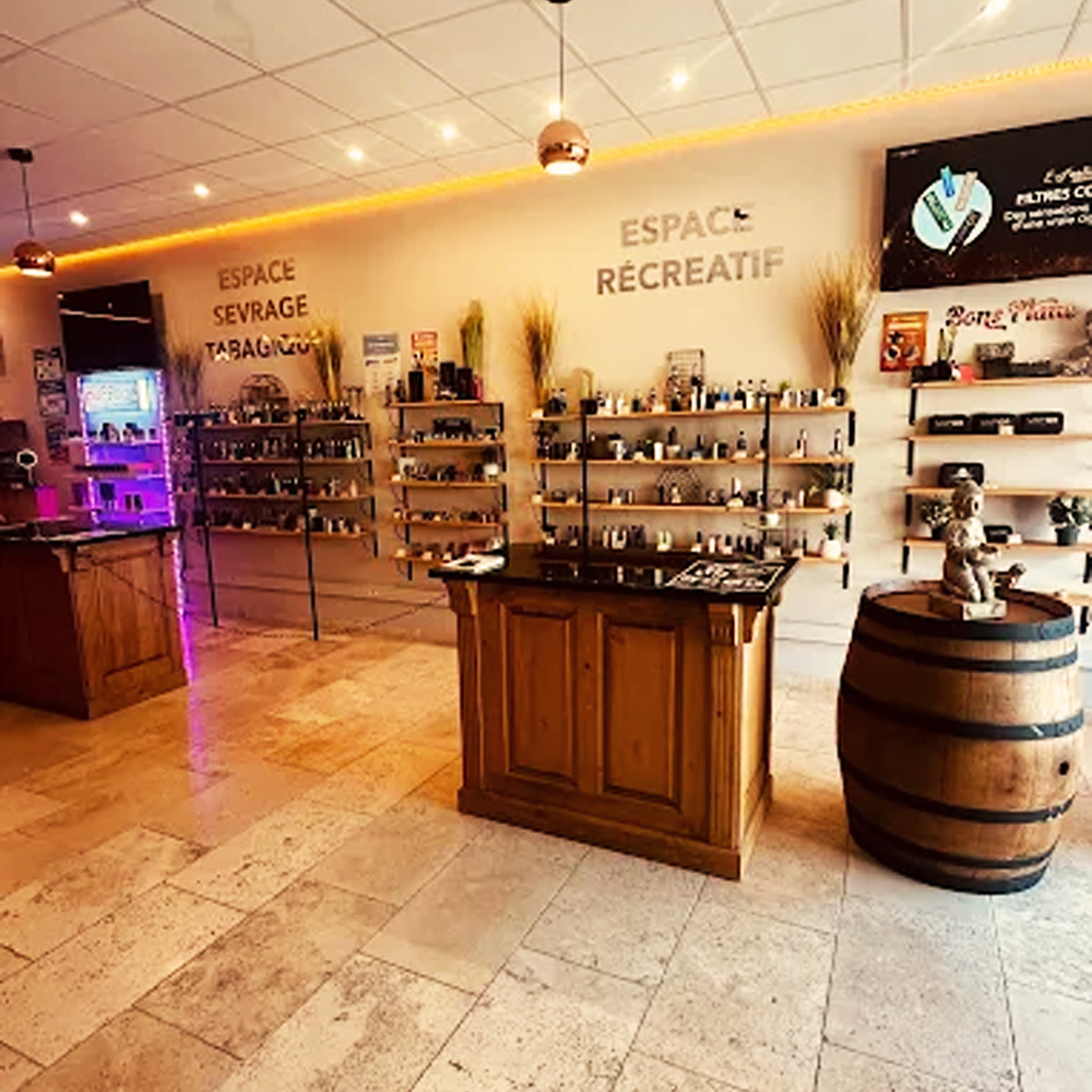 Intérieur de la boutique Vap Concept à Vedène